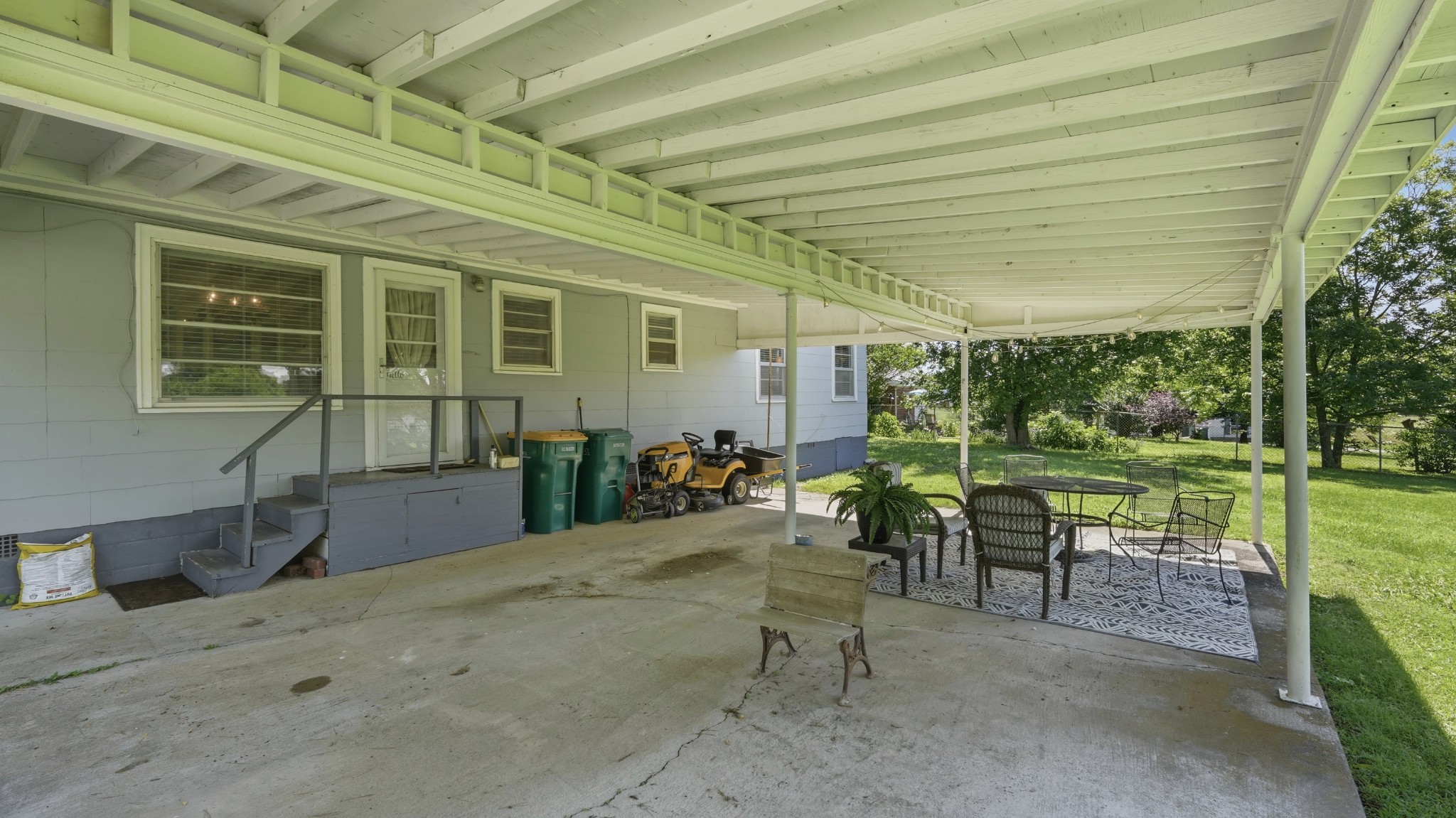 931 Fox Ln