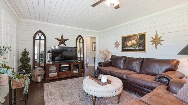 931 Fox Ln