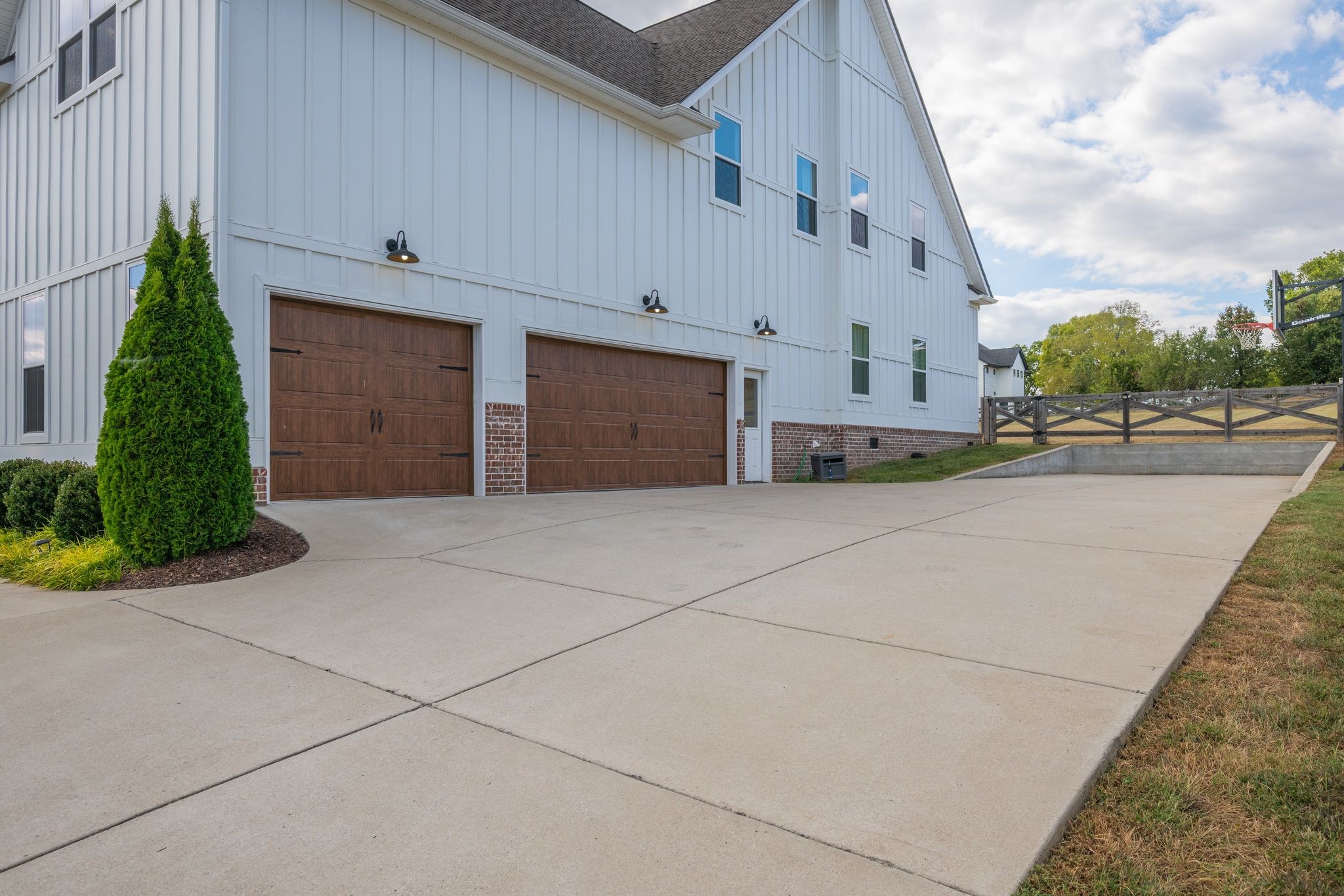 1209 Cliff Amos Rd