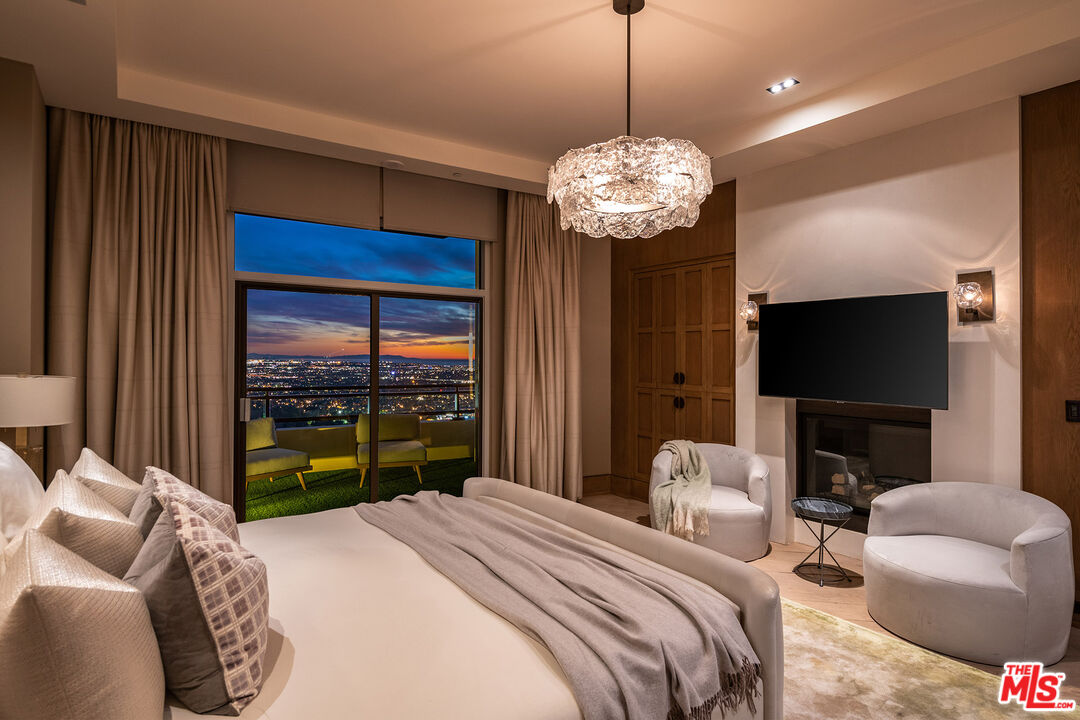 1 W Century Dr Unit: 36A