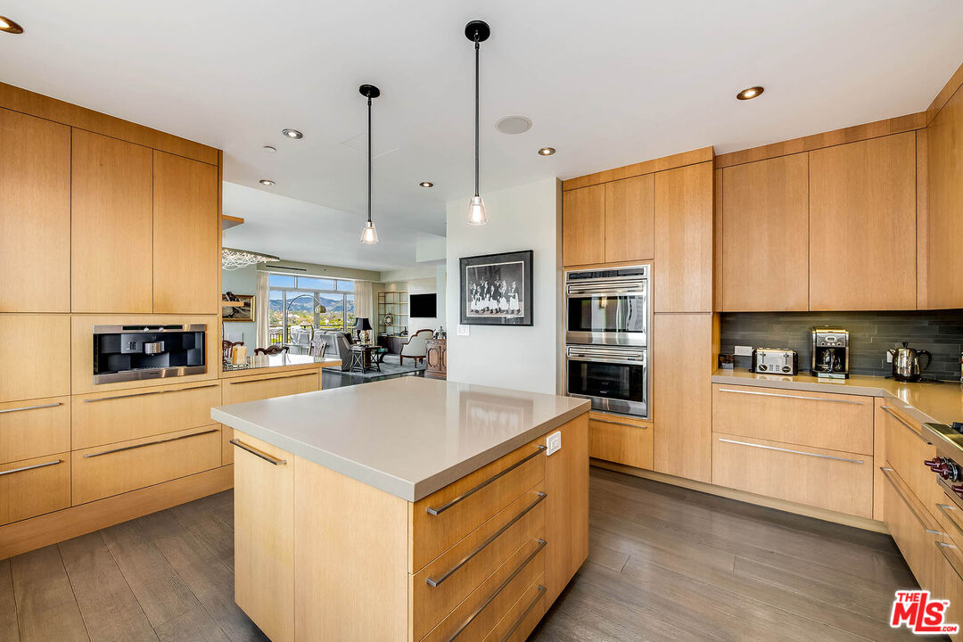 10800 Wilshire Blvd Unit: 1001