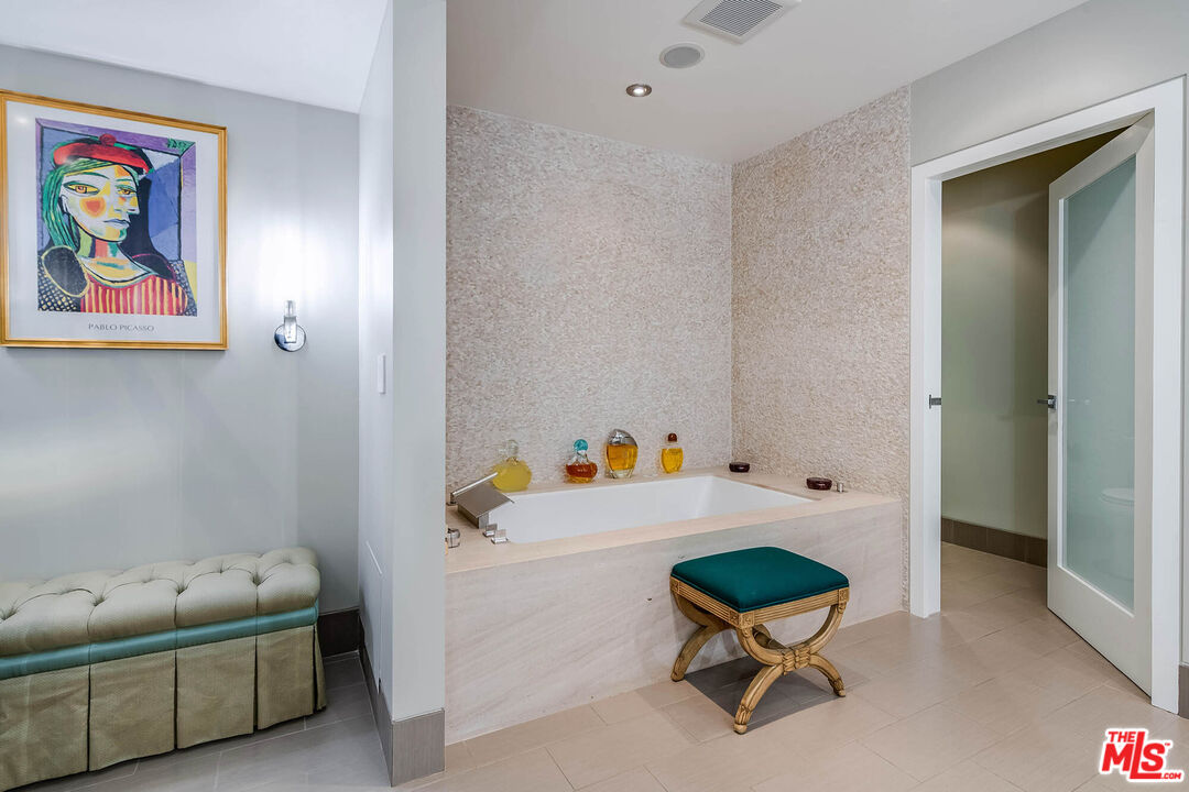 10800 Wilshire Blvd Unit: 1001