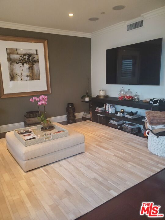 10551 WILSHIRE BLVD Unit: 705