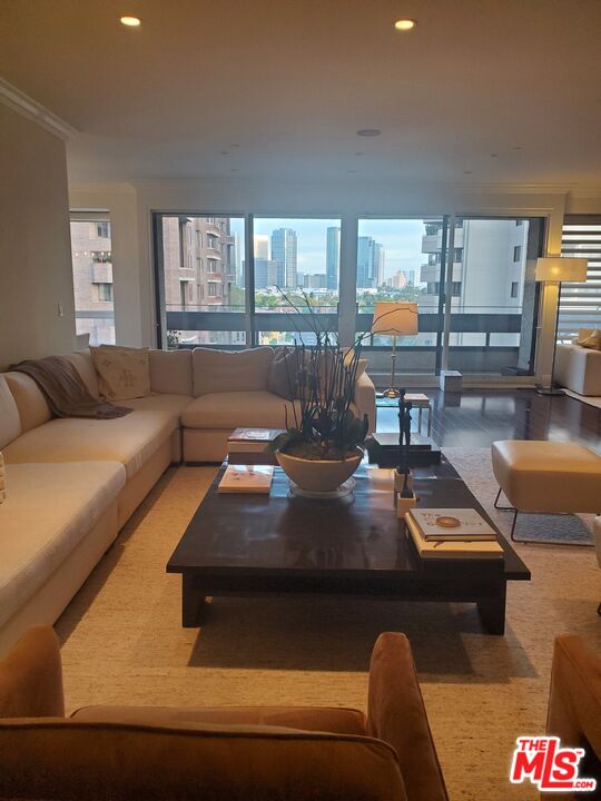 10551 WILSHIRE BLVD Unit: 705