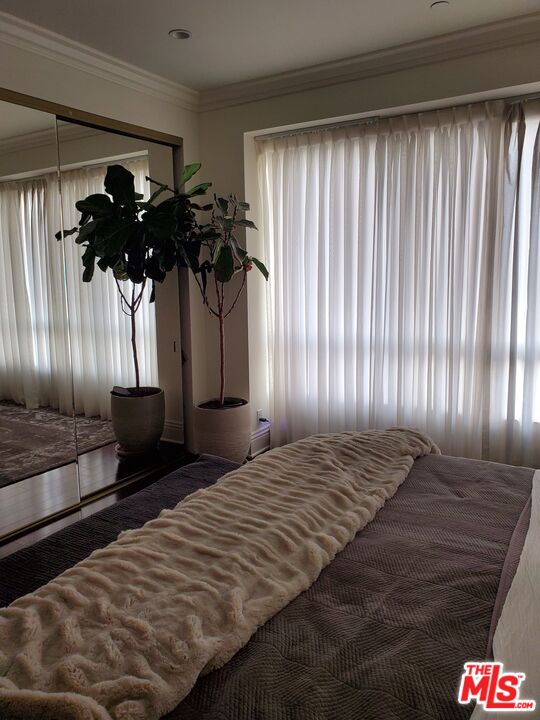 10551 WILSHIRE BLVD Unit: 705