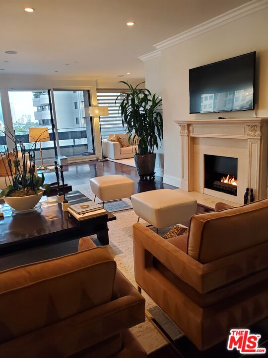10551 WILSHIRE BLVD Unit: 705