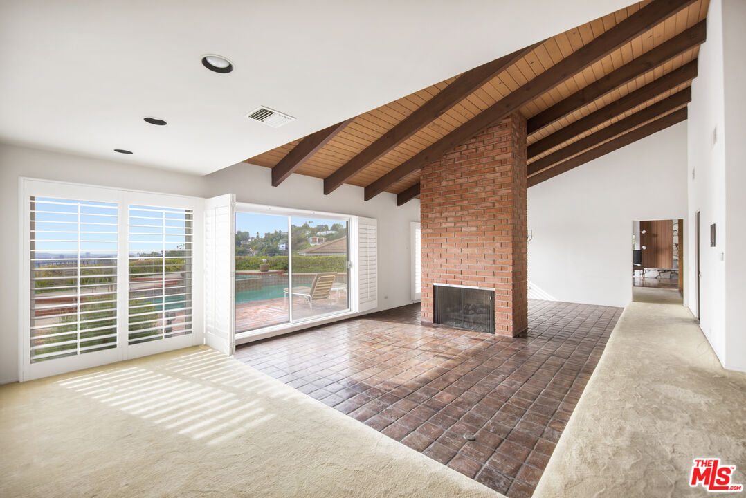 5239 Los Hermosos Way