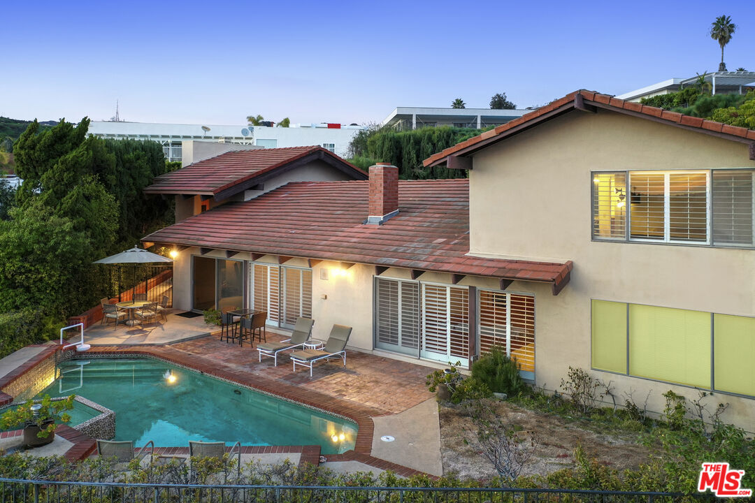 5239 Los Hermosos Way