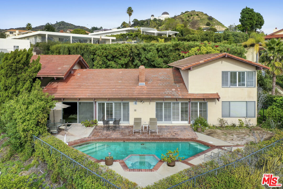 5239 Los Hermosos Way