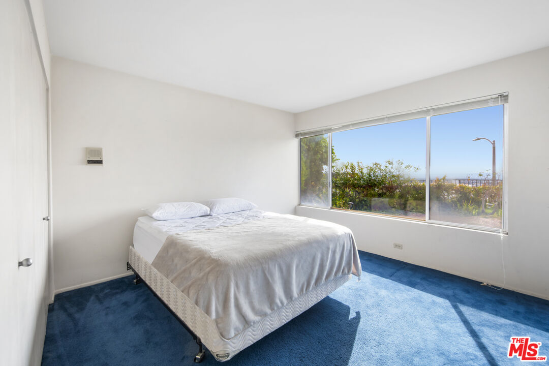 5239 Los Hermosos Way