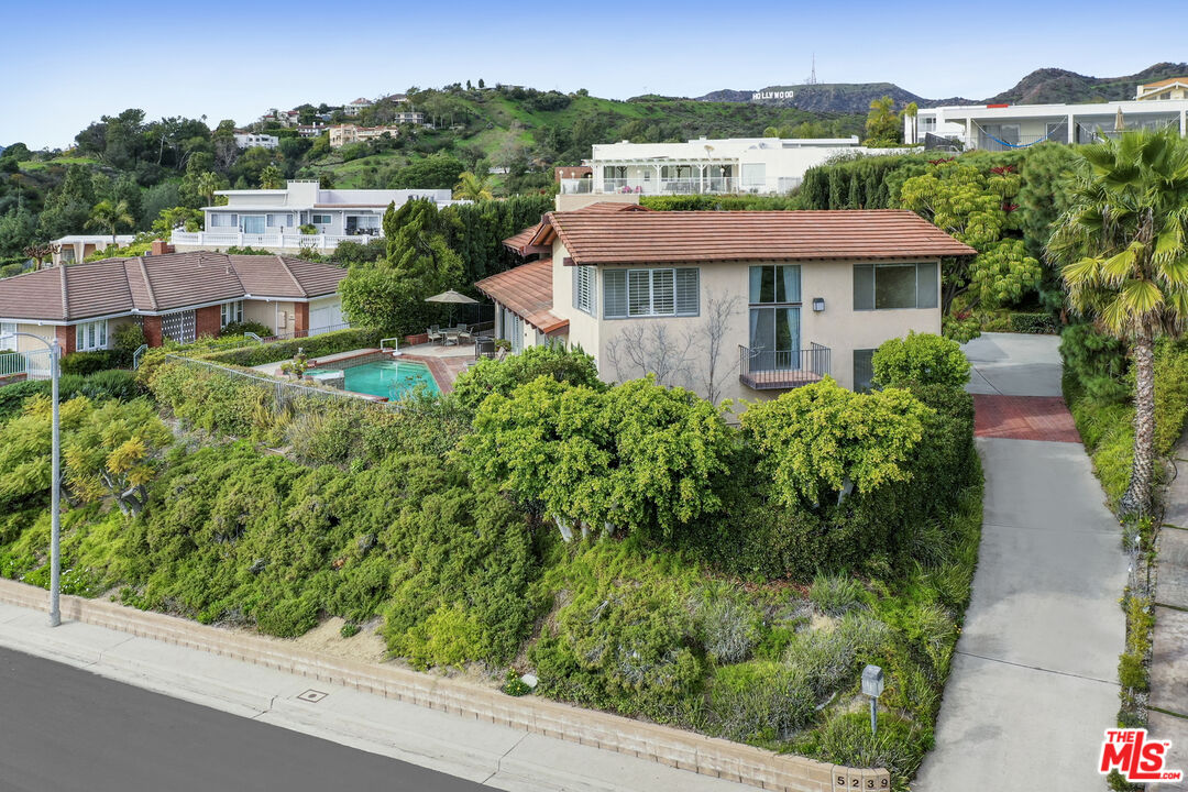 5239 Los Hermosos Way