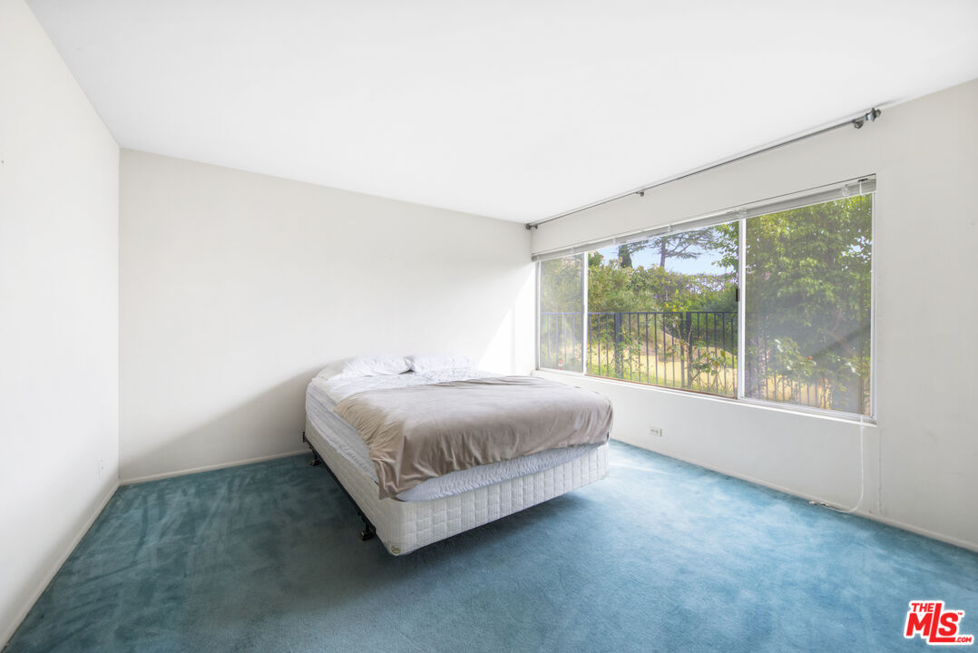 5239 Los Hermosos Way