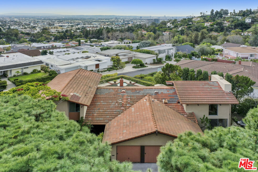 5239 Los Hermosos Way