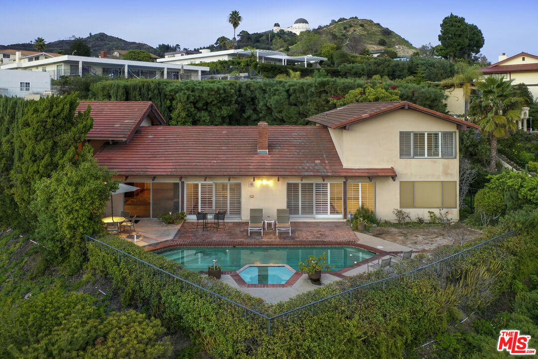 5239 Los Hermosos Way