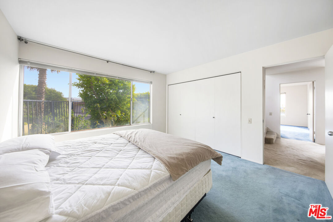 5239 Los Hermosos Way