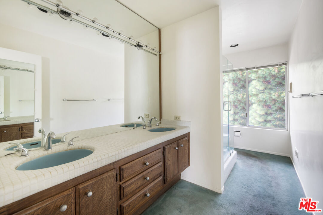 5239 Los Hermosos Way