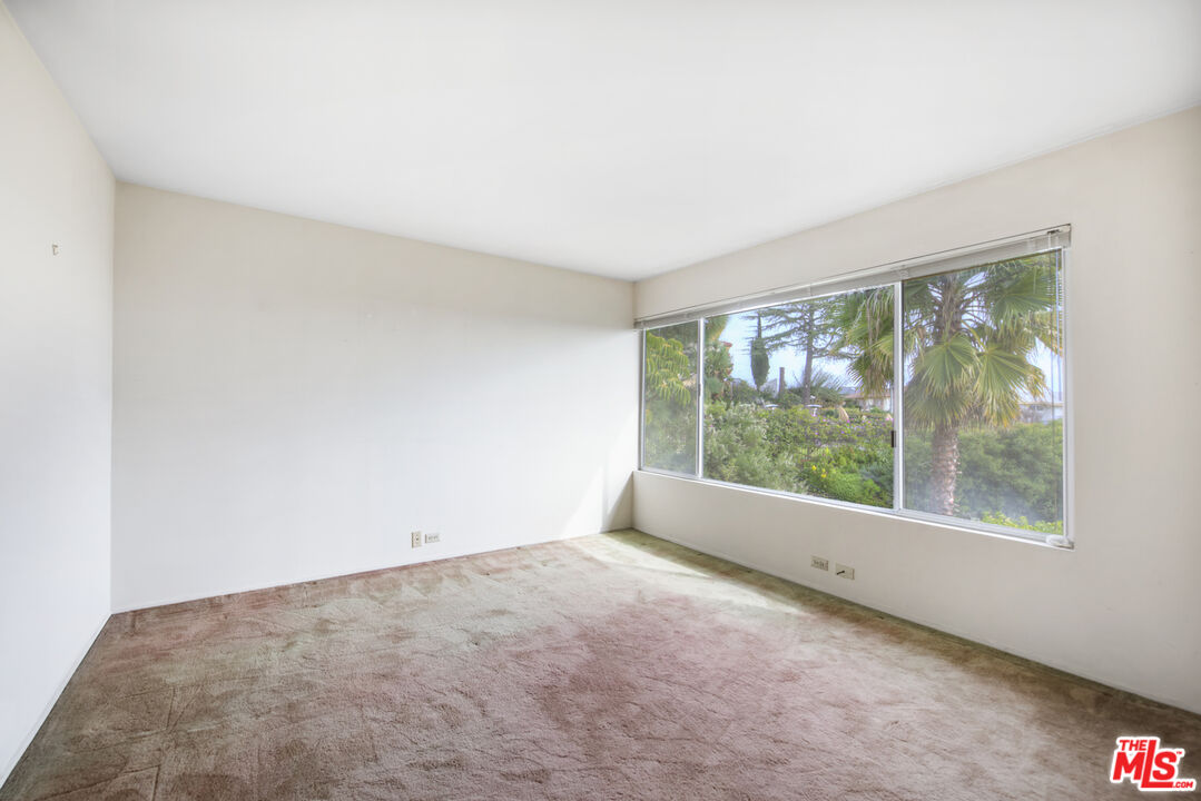 5239 Los Hermosos Way