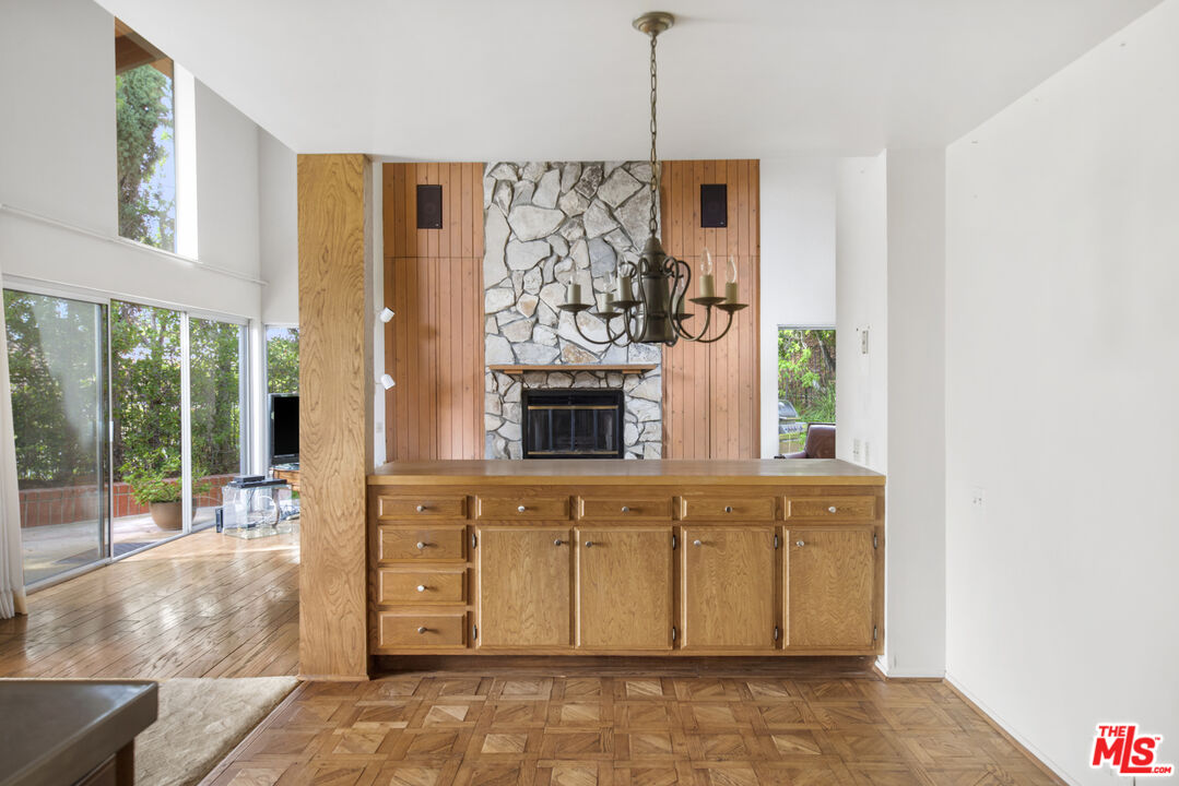 5239 Los Hermosos Way