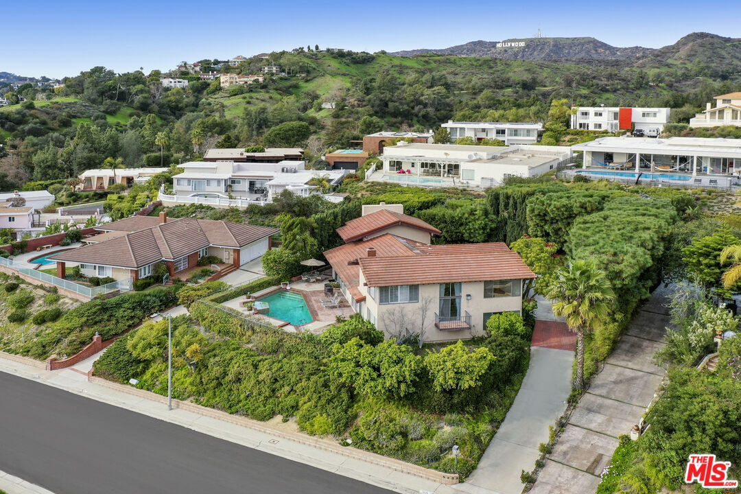 5239 Los Hermosos Way