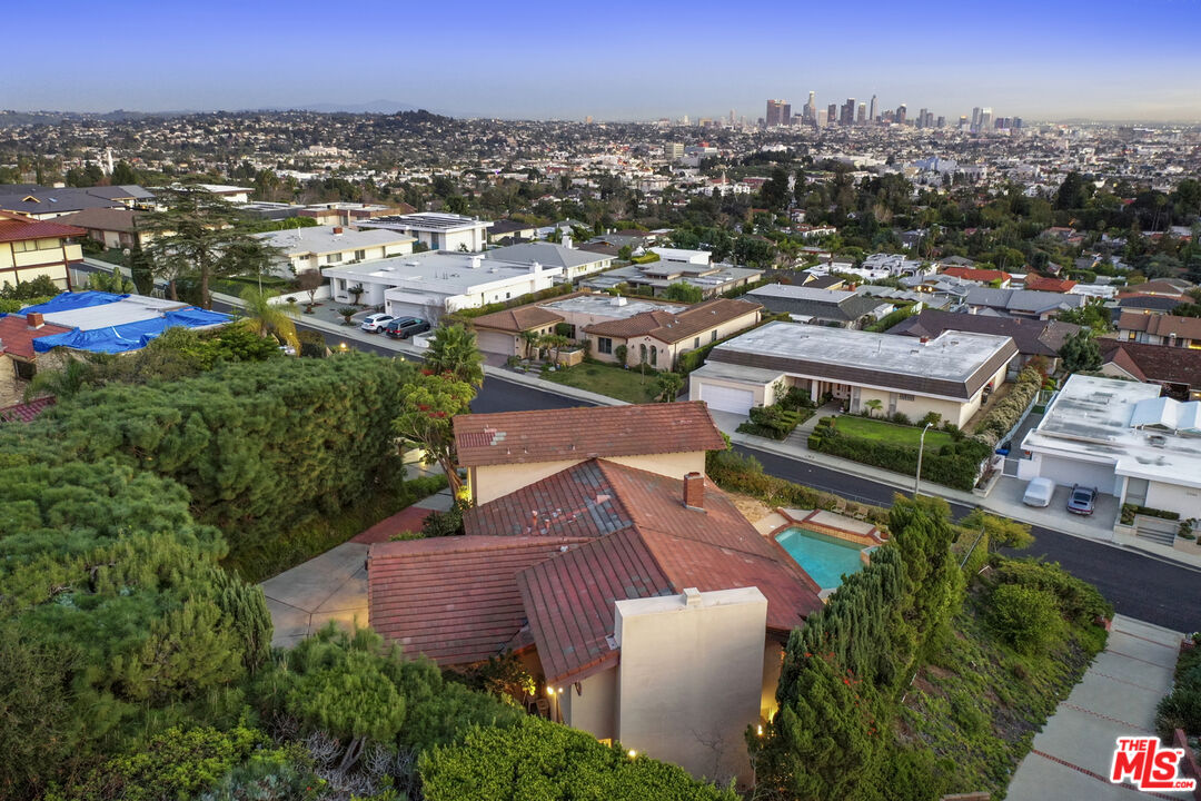 5239 Los Hermosos Way