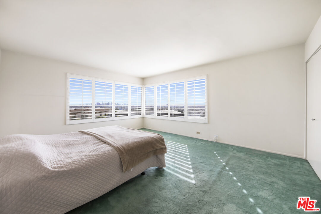 5239 Los Hermosos Way