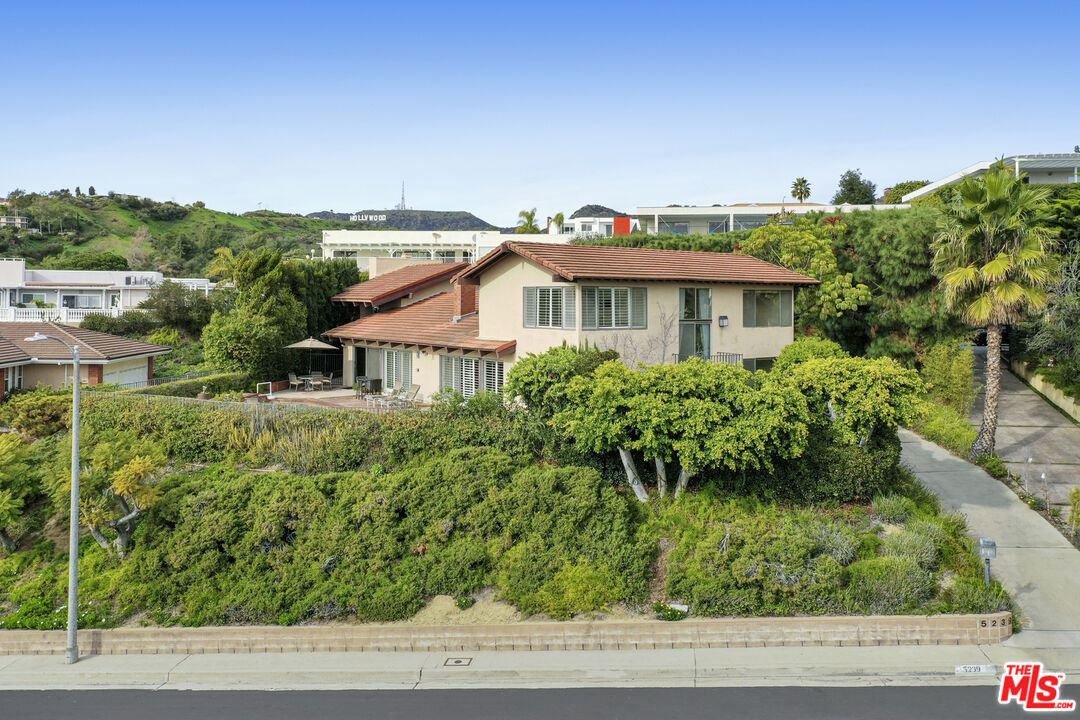 5239 Los Hermosos Way