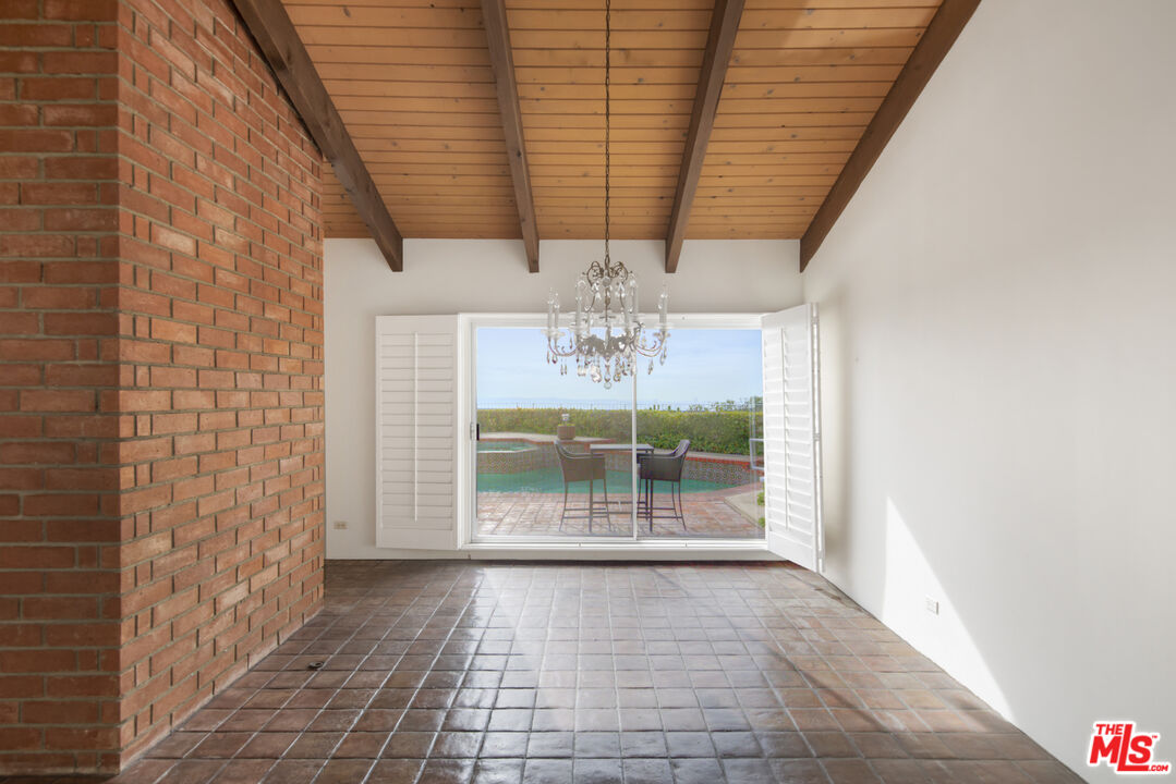 5239 Los Hermosos Way