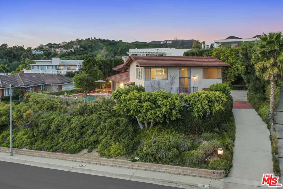 5239 Los Hermosos Way