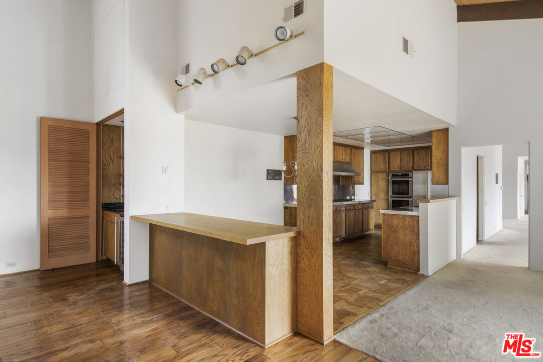 5239 Los Hermosos Way