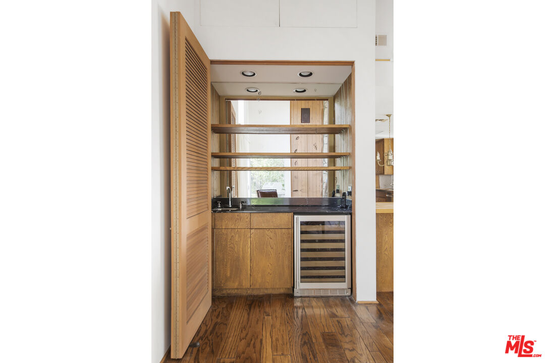 5239 Los Hermosos Way