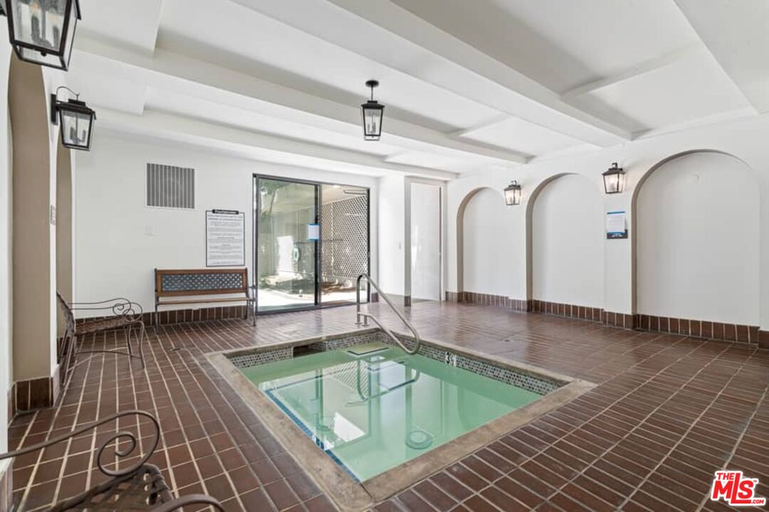 8455 Fountain Ave Unit: 416