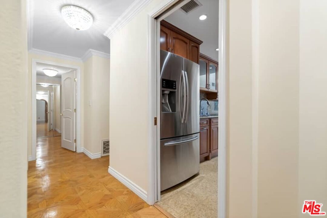 8455 Fountain Ave Unit: 416