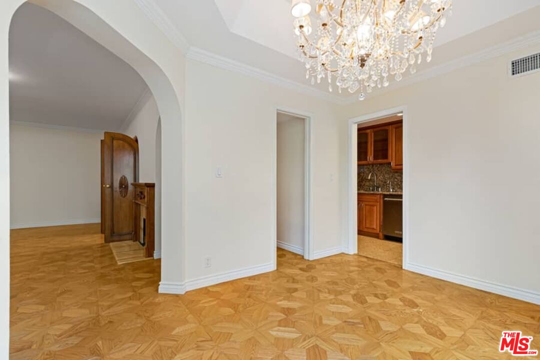 8455 Fountain Ave Unit: 416