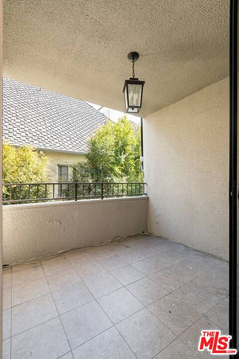 8455 Fountain Ave Unit: 416