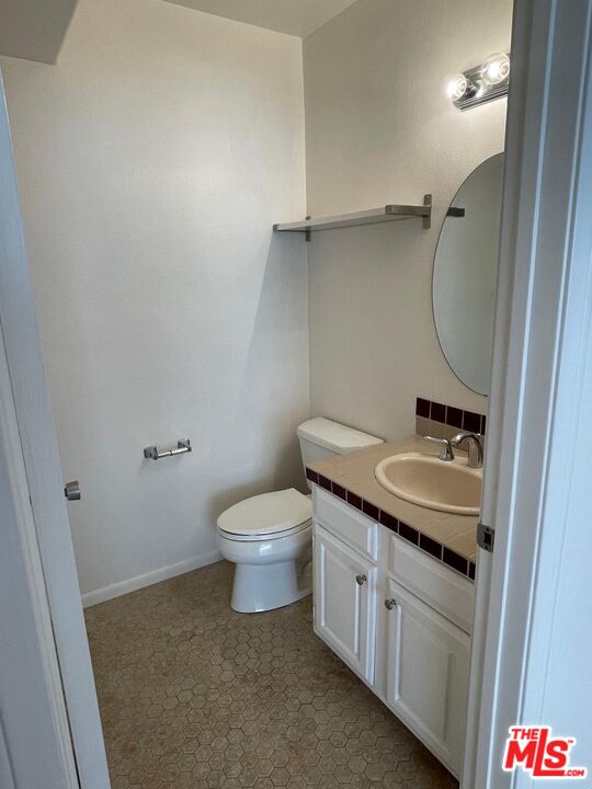 11907 Darlington Ave Unit: 203