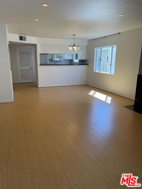 11907 Darlington Ave Unit: 203