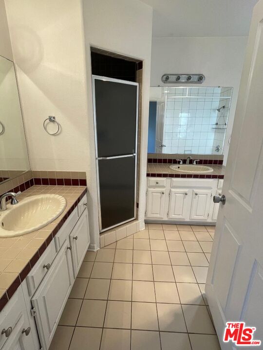 11907 Darlington Ave Unit: 203