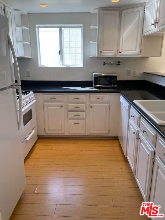 11907 Darlington Ave Unit: 203