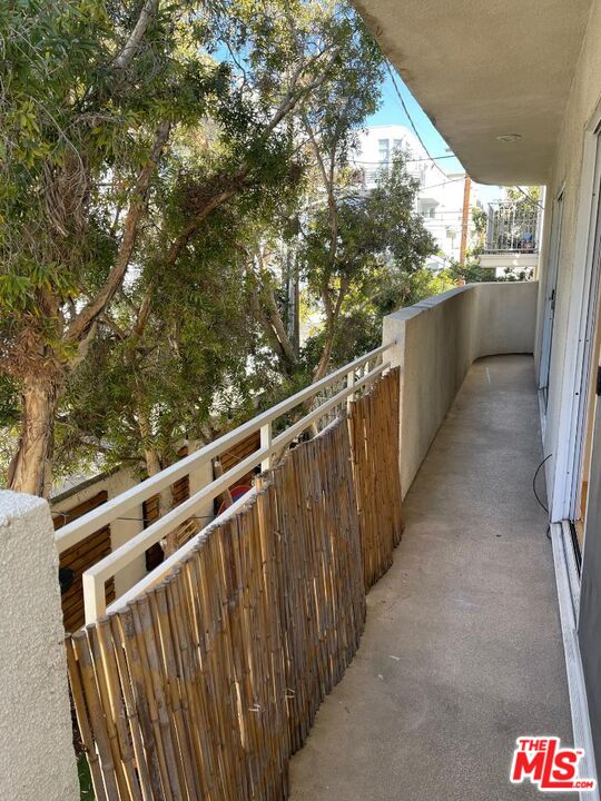 11907 Darlington Ave Unit: 203