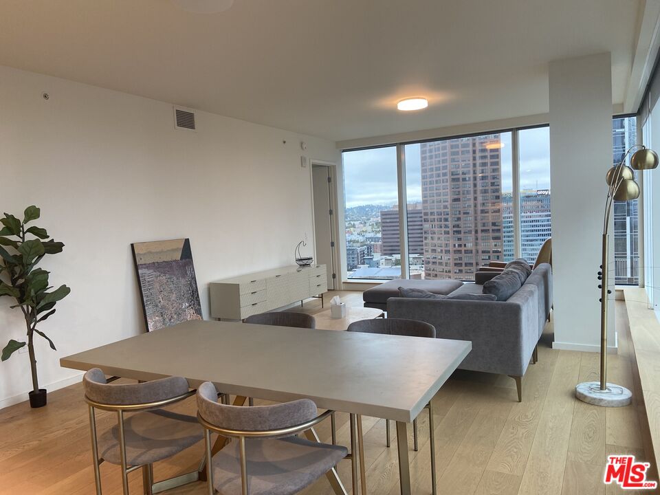 889 Francisco St Unit: 3009