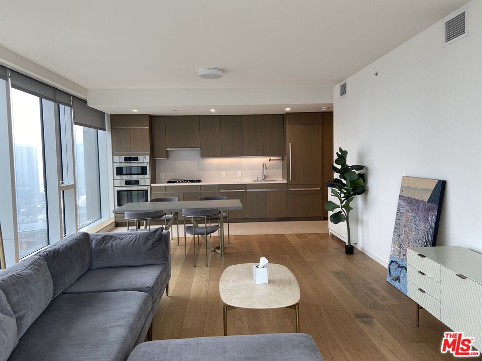 889 Francisco St Unit: 3009