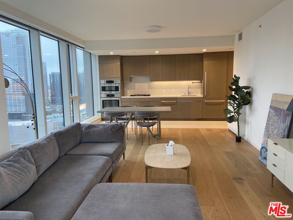 889 Francisco St Unit: 3009