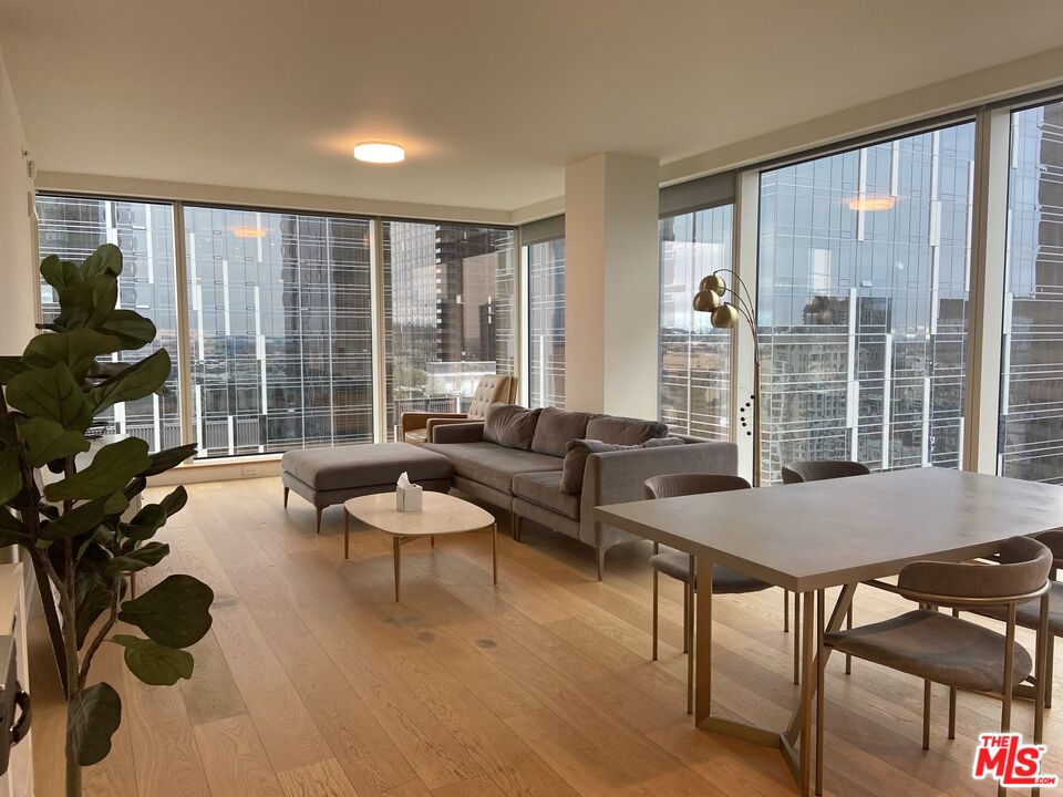 889 Francisco St Unit: 3009