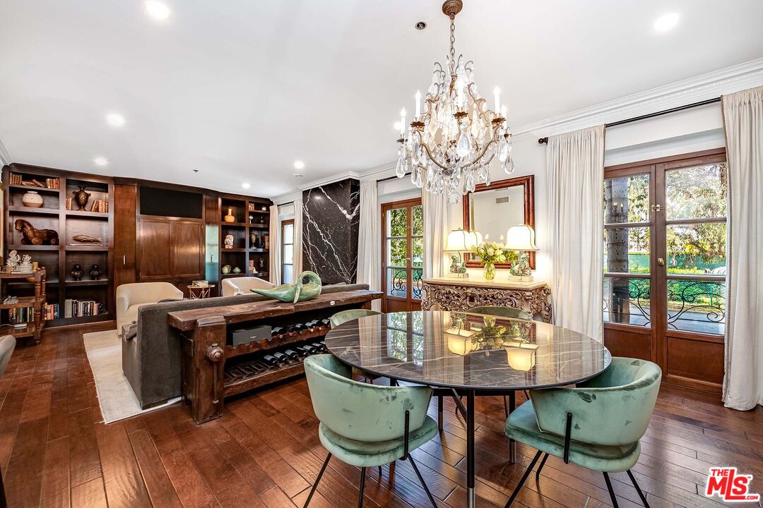 425 N Maple Dr Unit: 204