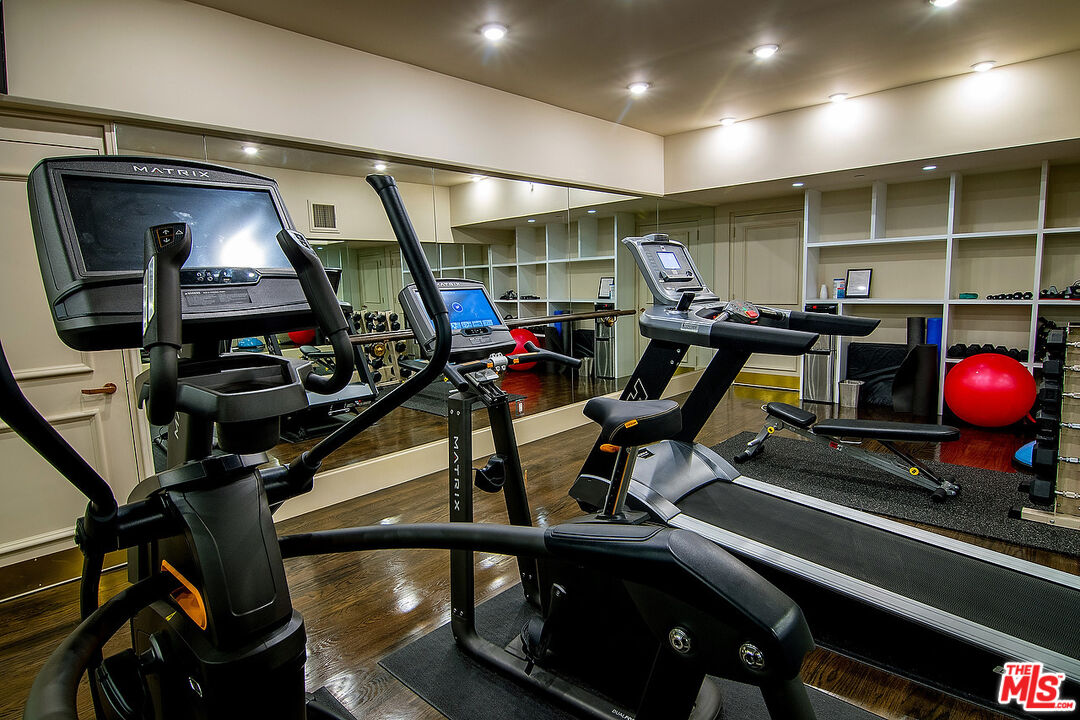 425 N Maple Dr Unit: 204