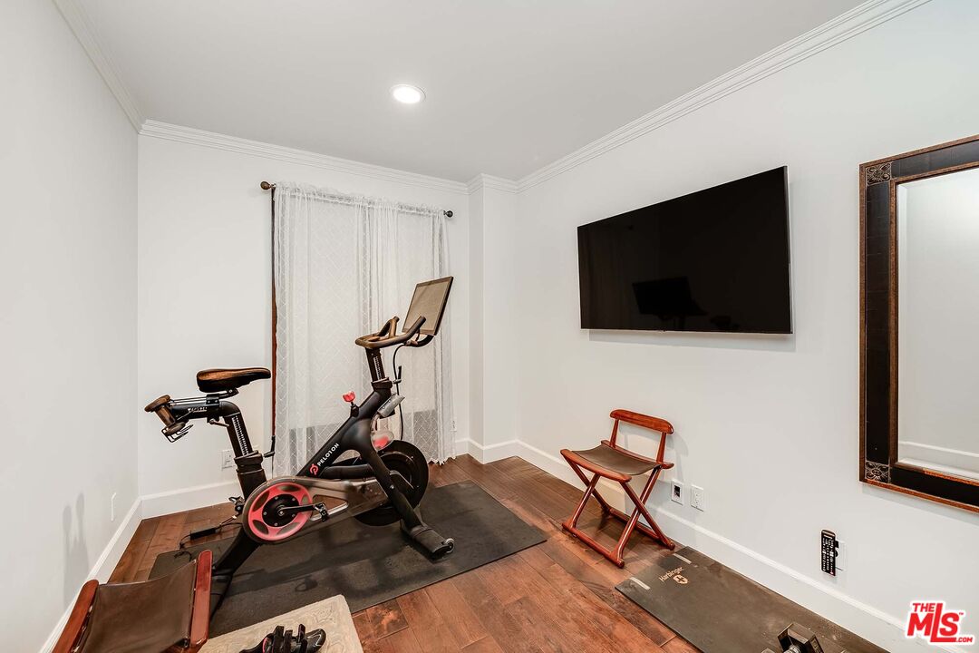 425 N Maple Dr Unit: 204