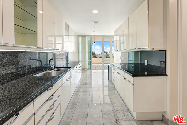 10380 Wilshire Blvd Unit: 404