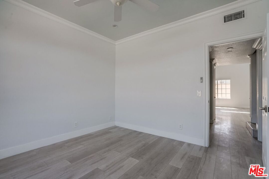 1034 S Shenandoah St Unit: 6