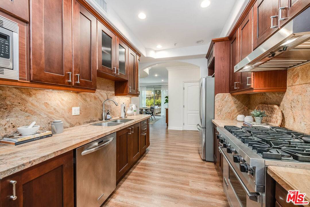 135 S Swall Dr Unit: 103