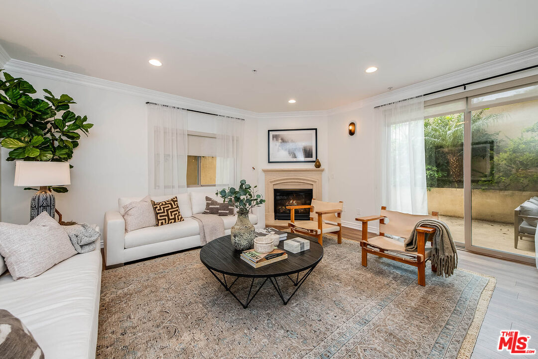 135 S Swall Dr Unit: 103